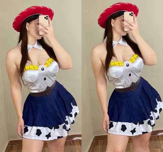 Toy Story Jessie 
Incluye:
Vestido
Cinturón 
Cuello
Sombrero